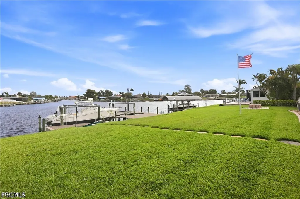 1119 SE 28th Terrace Cape Coral FL 33904