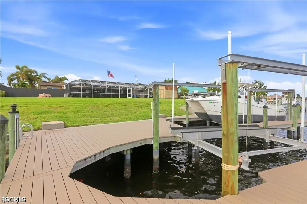 1119 SE 28th Terrace Cape Coral FL 33904