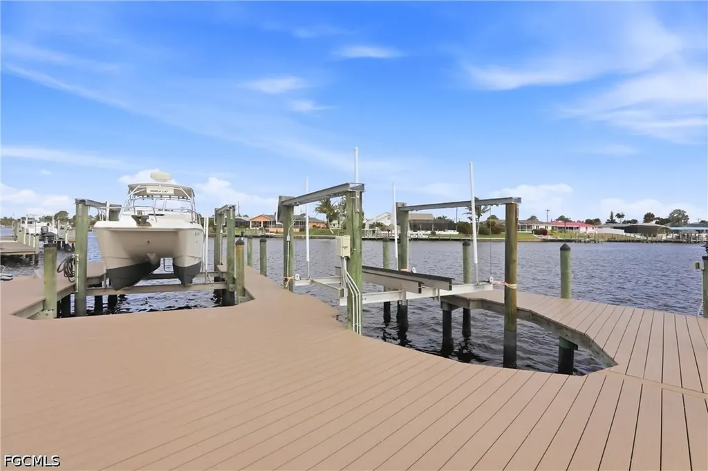 1119 SE 28th Terrace Cape Coral FL 33904