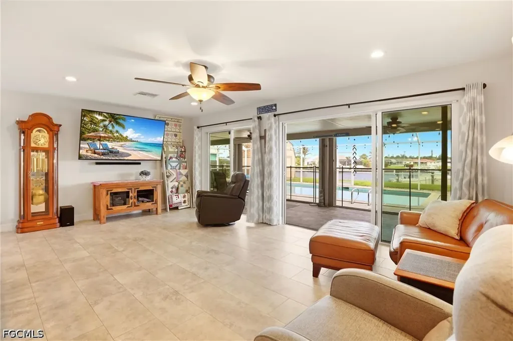1119 SE 28th Terrace Cape Coral FL 33904