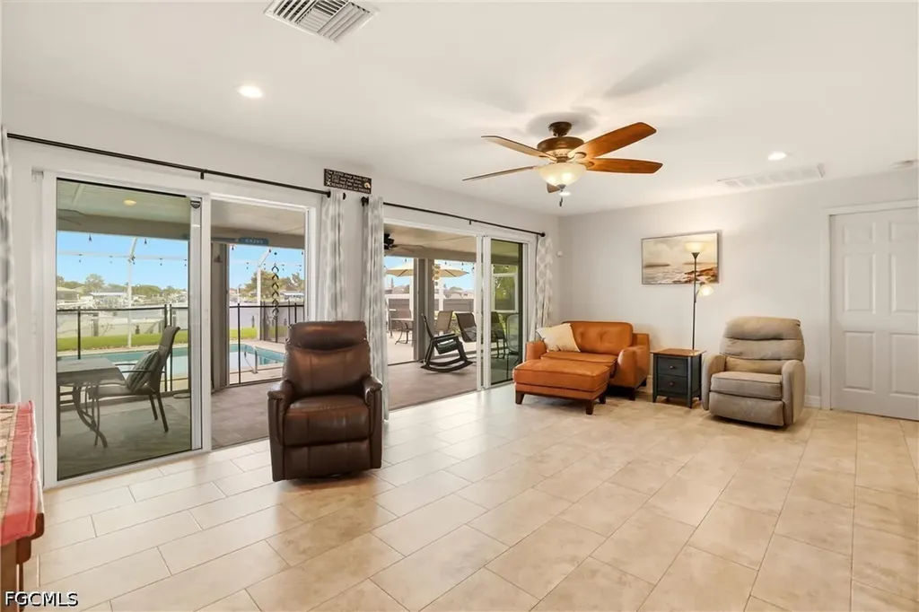 1119 SE 28th Terrace Cape Coral FL 33904