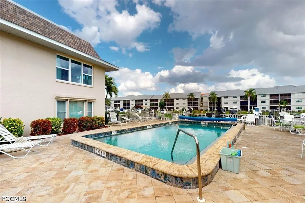 4229 SE 19th Place Cape Coral FL 33904