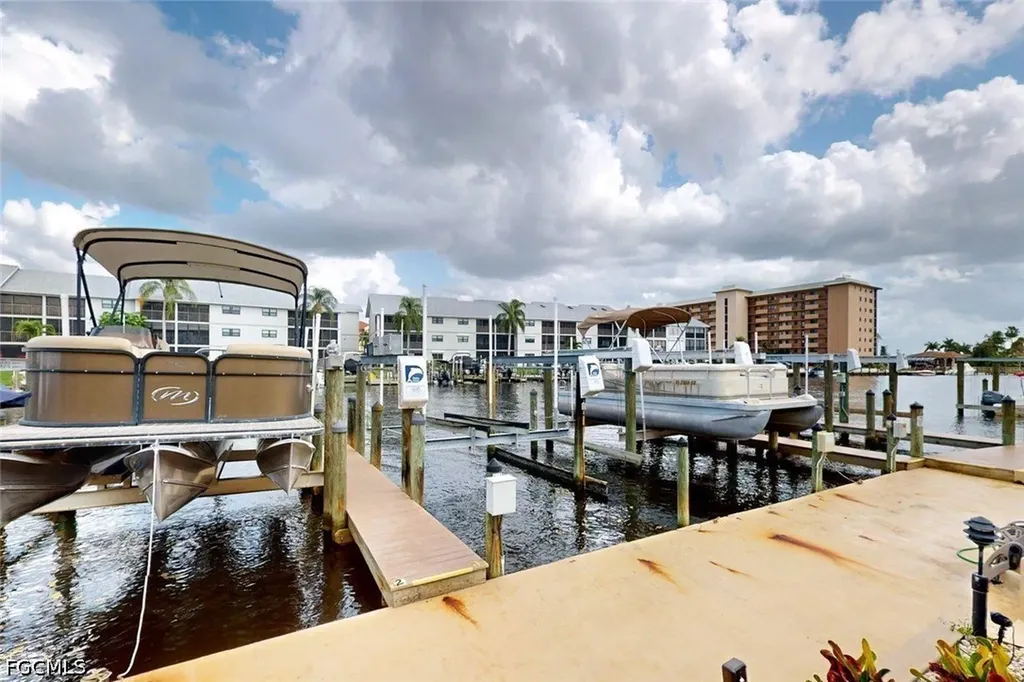 4229 SE 19th Place Cape Coral FL 33904