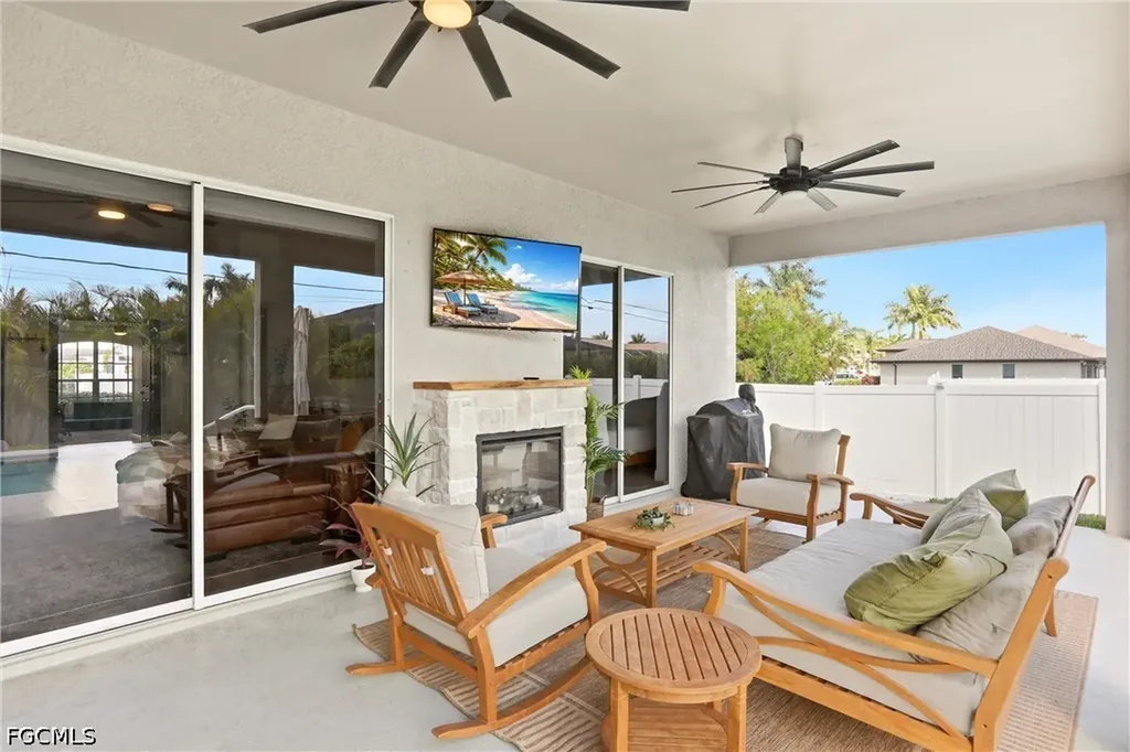 1910 SW 39th Street Cape Coral FL 33914