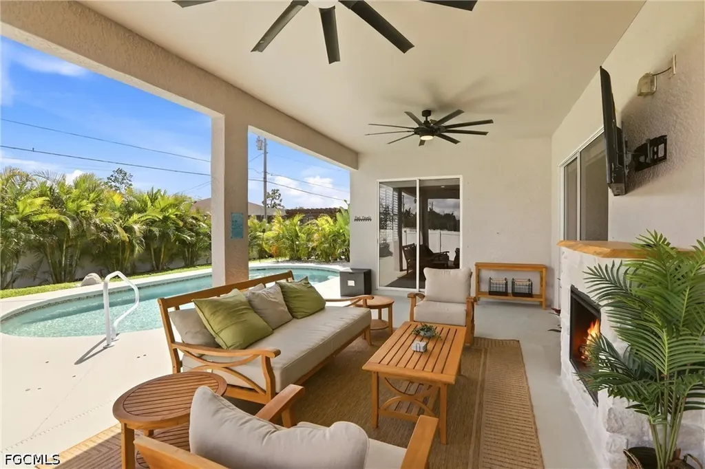 1910 SW 39th Street Cape Coral FL 33914