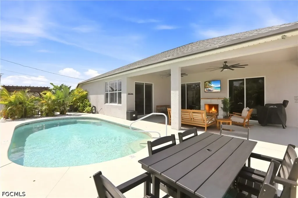 1910 SW 39th Street Cape Coral FL 33914