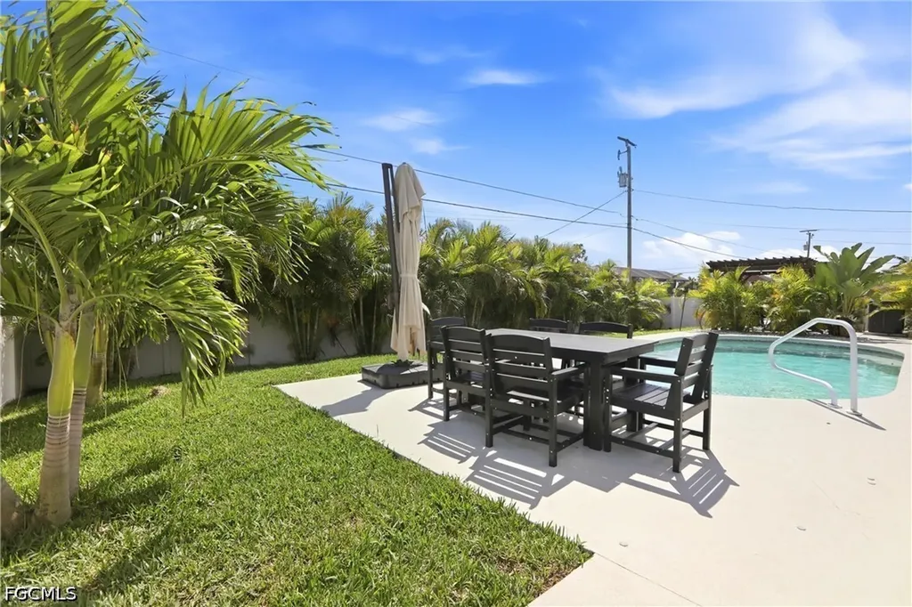 1910 SW 39th Street Cape Coral FL 33914