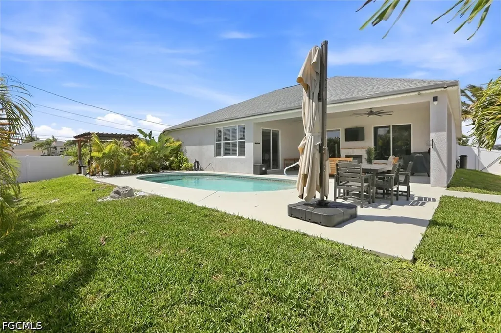 1910 SW 39th Street Cape Coral FL 33914