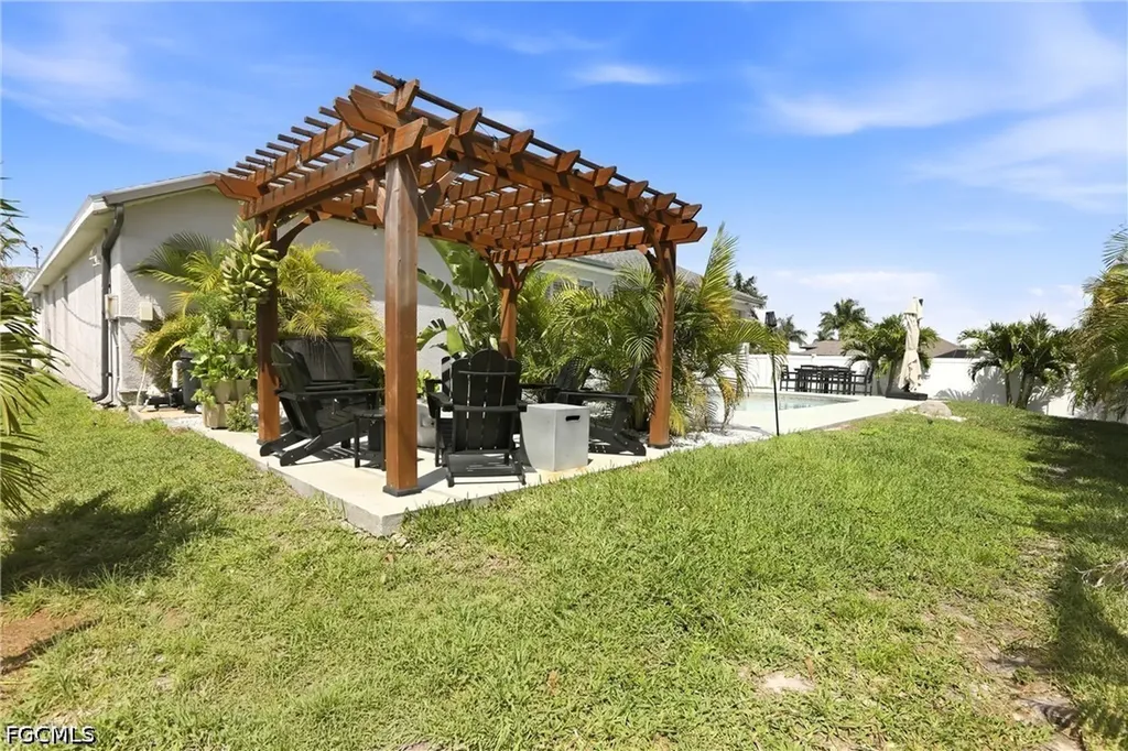 1910 SW 39th Street Cape Coral FL 33914