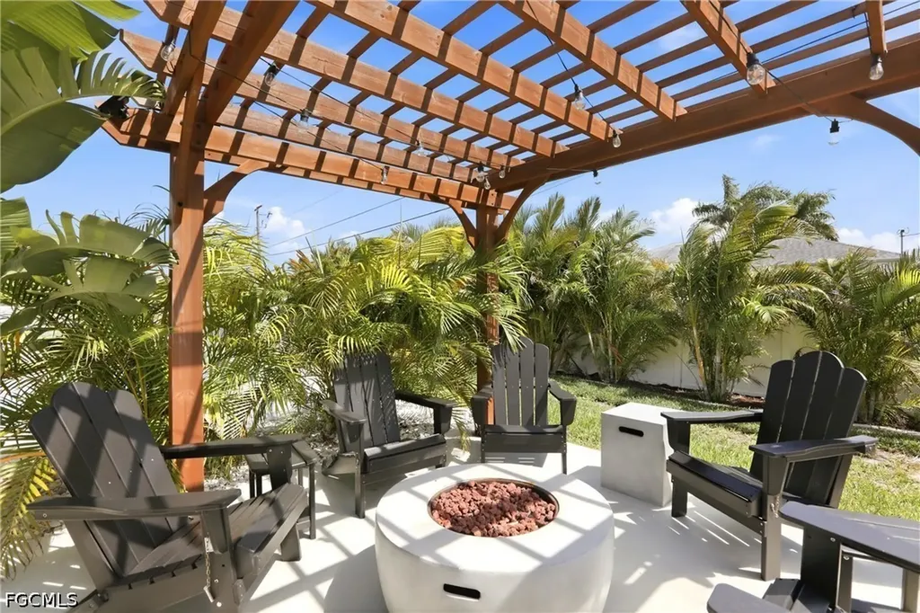 1910 SW 39th Street Cape Coral FL 33914