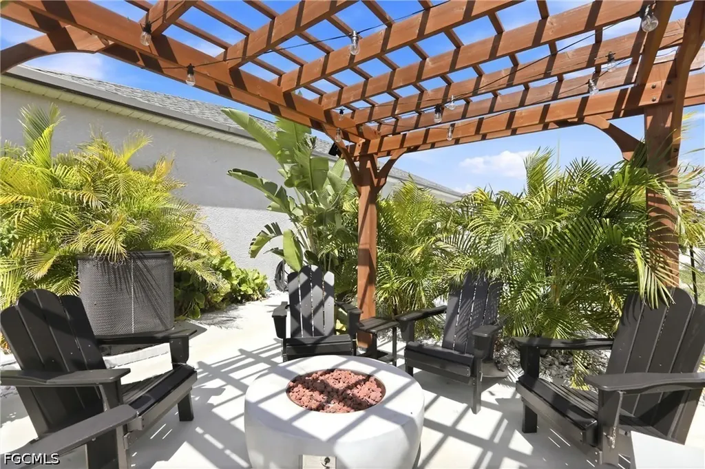1910 SW 39th Street Cape Coral FL 33914