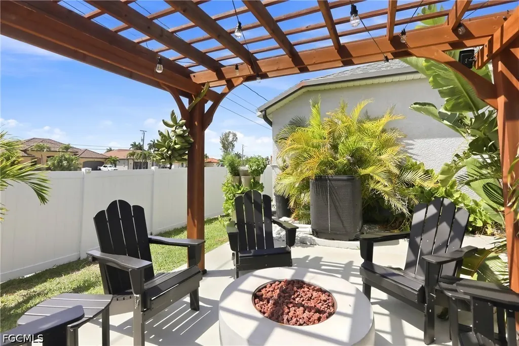 1910 SW 39th Street Cape Coral FL 33914