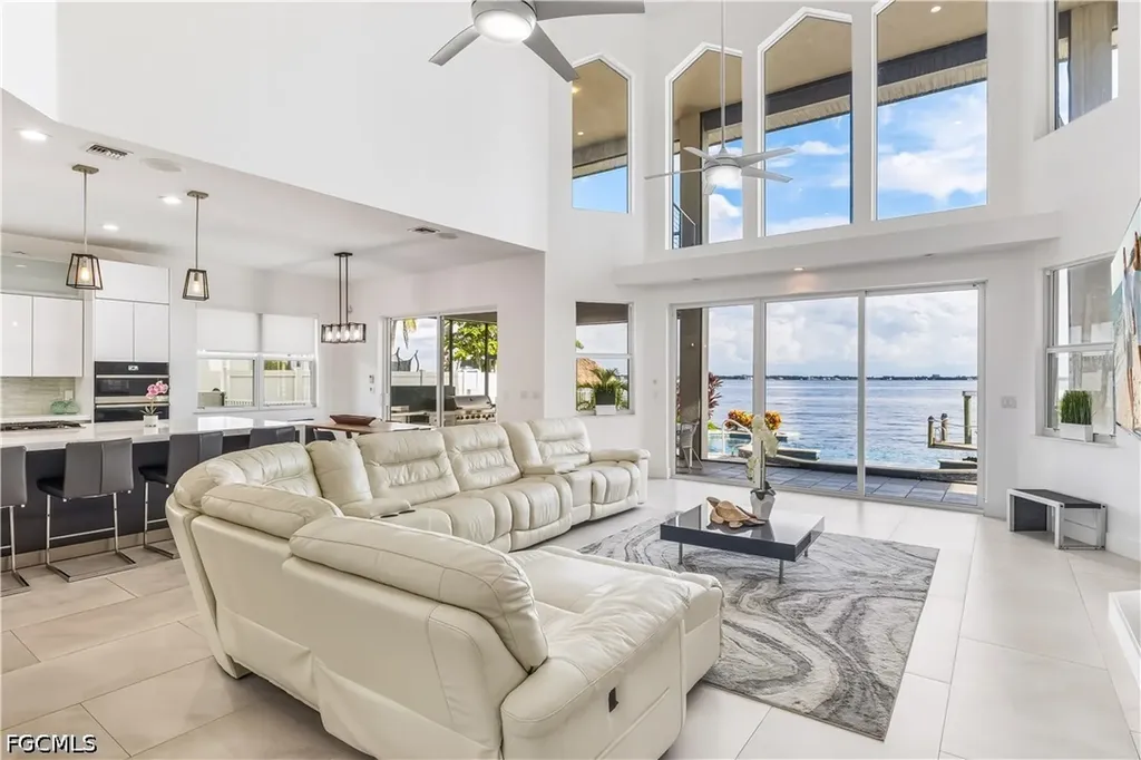 2418 SE 28th Street Cape Coral FL 33904