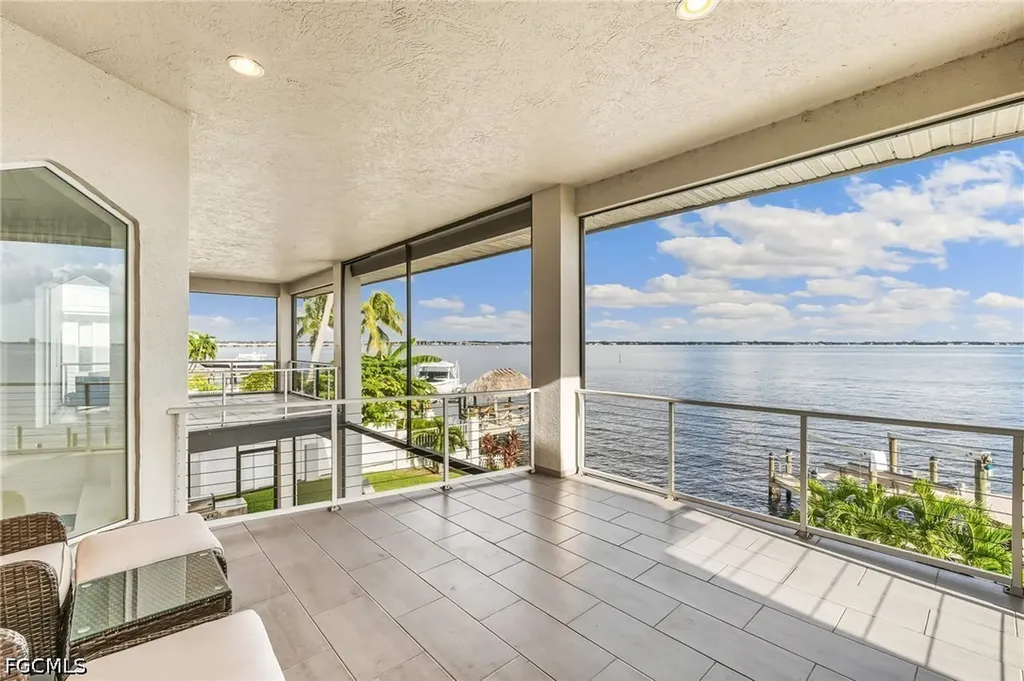 2418 SE 28th Street Cape Coral FL 33904