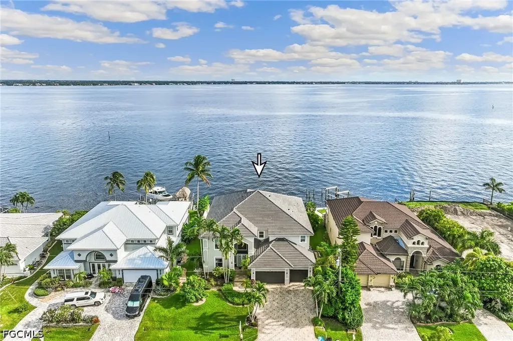 2418 SE 28th Street Cape Coral FL 33904