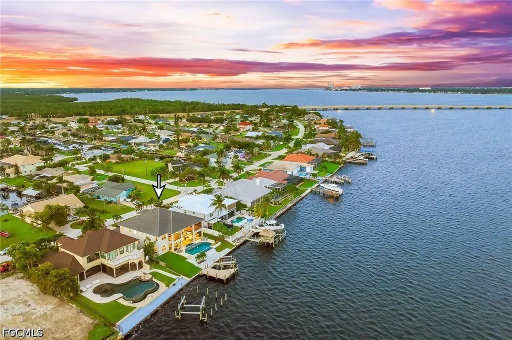 2418 SE 28th Street Cape Coral FL 33904
