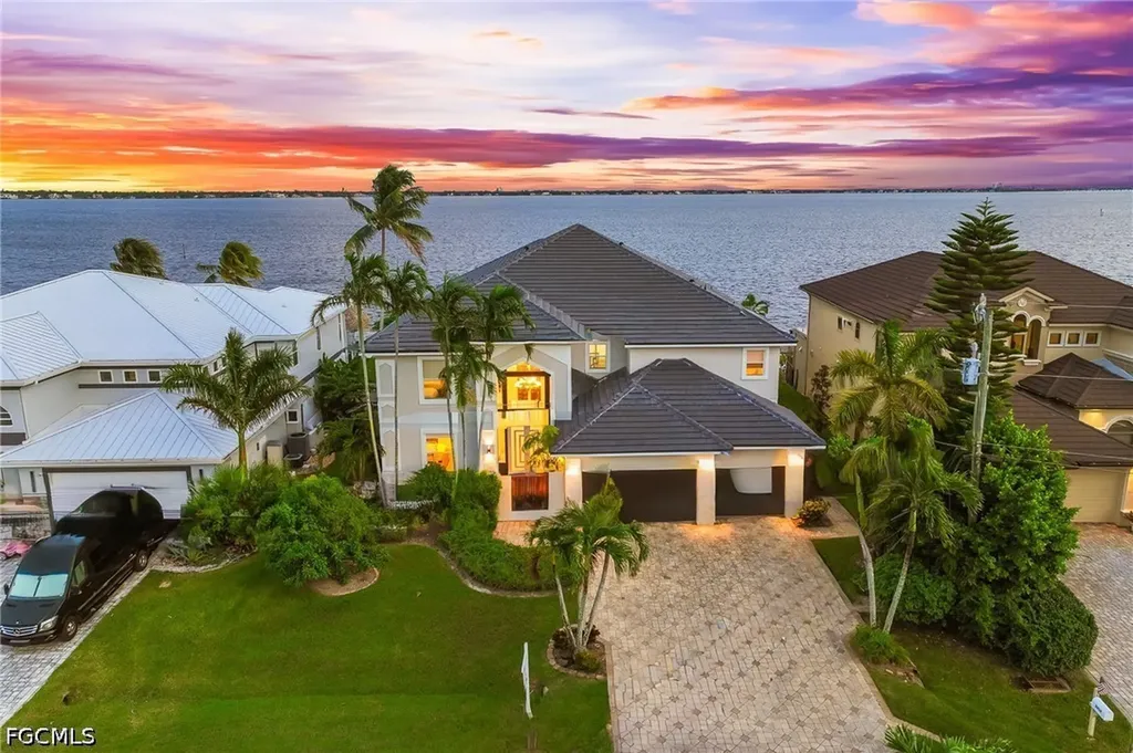 2418 SE 28th Street Cape Coral FL 33904
