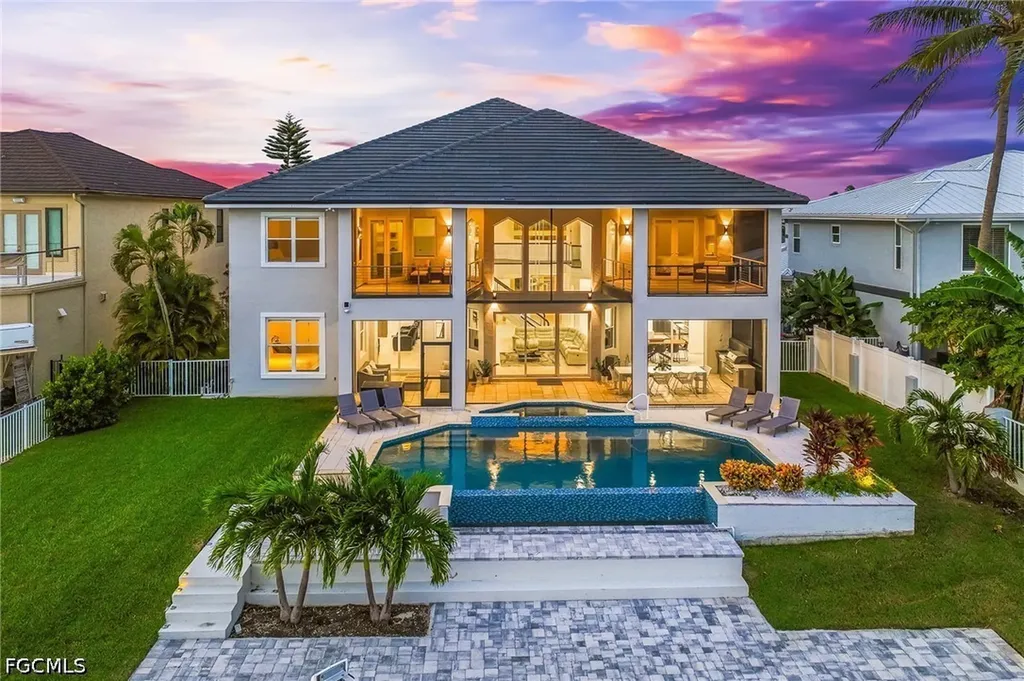 2418 SE 28th Street Cape Coral FL 33904