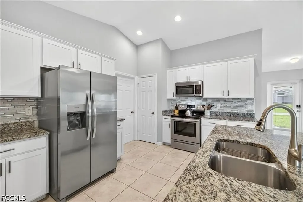 2716 NW 45th Place Cape Coral FL 33993