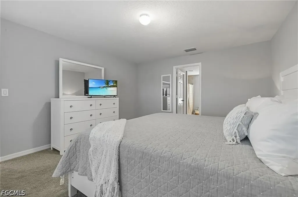 2716 NW 45th Place Cape Coral FL 33993