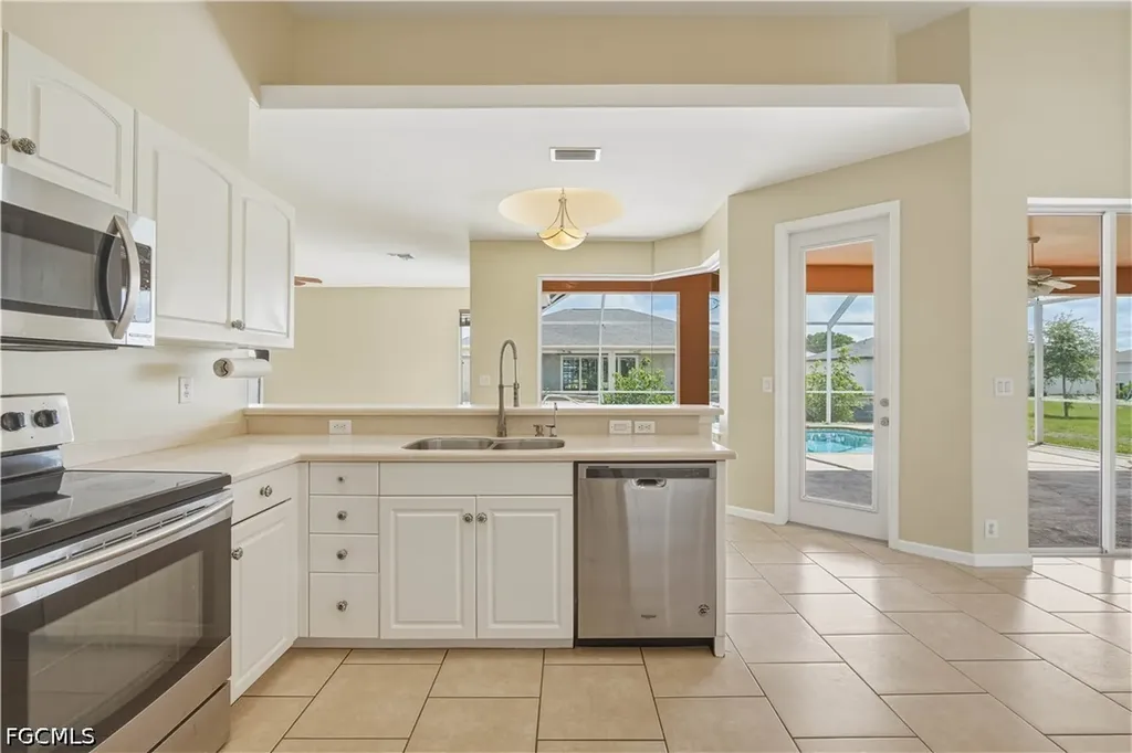 3079 NW 4th Place Cape Coral FL 33993