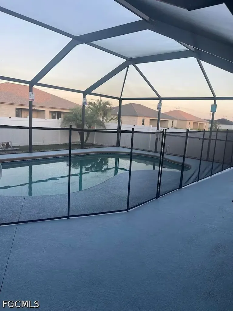 2937 SW 8th Place Cape Coral FL 33914