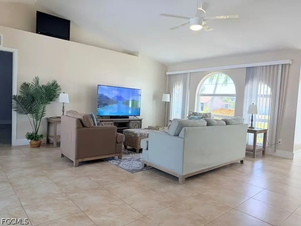 2937 SW 8th Place Cape Coral FL 33914