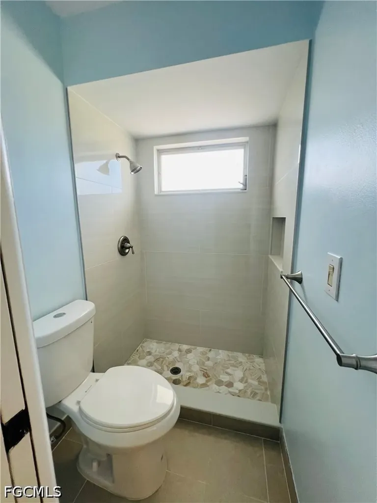 1406 SE 2nd Place Cape Coral FL 33990