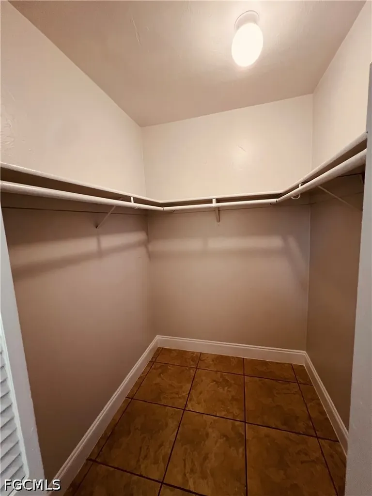 1406 SE 2nd Place Cape Coral FL 33990