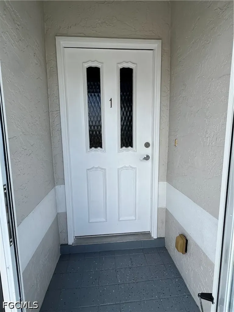 1406 SE 2nd Place Cape Coral FL 33990
