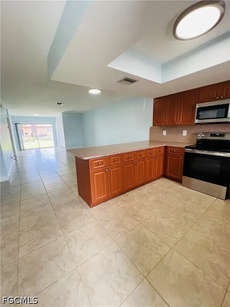 1406 SE 2nd Place Cape Coral FL 33990