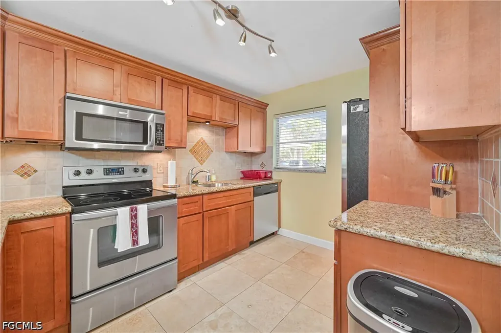1730 Sandy Circle Cape Coral FL 33904