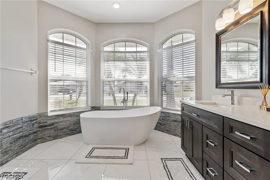321 SE 31st Street Cape Coral FL 33904