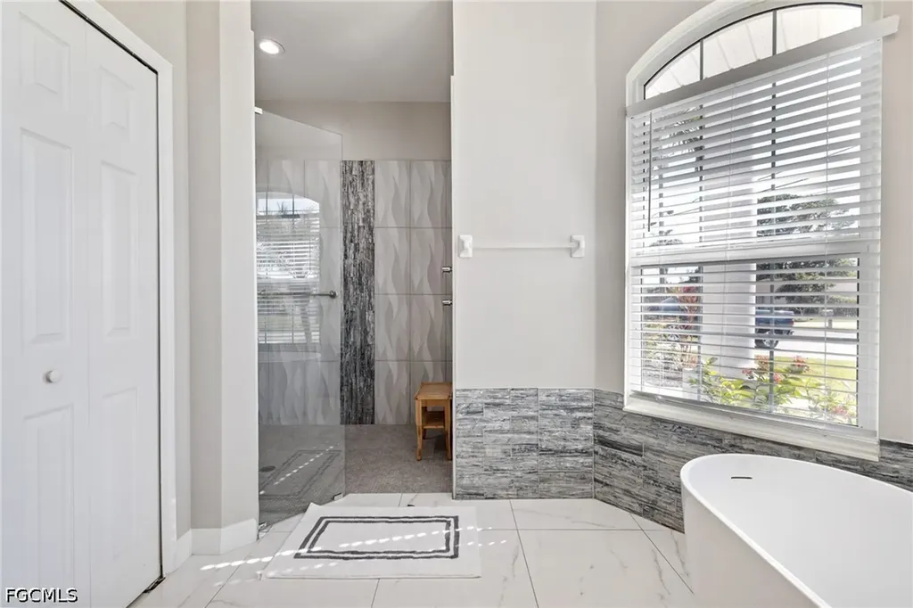 321 SE 31st Street Cape Coral FL 33904
