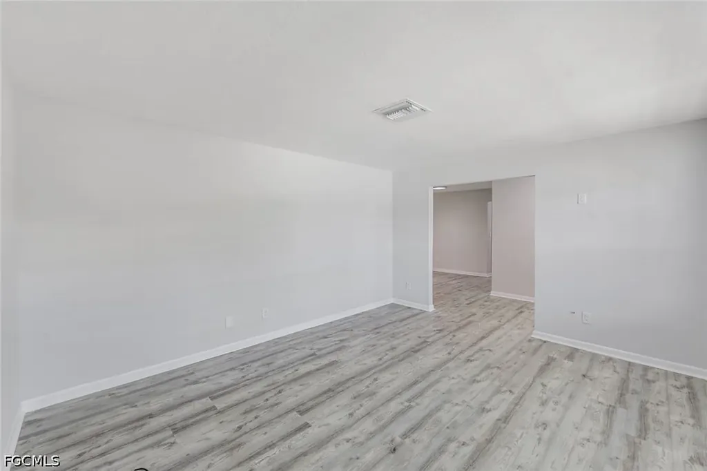 4240 SE 3rd Avenue Cape Coral FL 33904