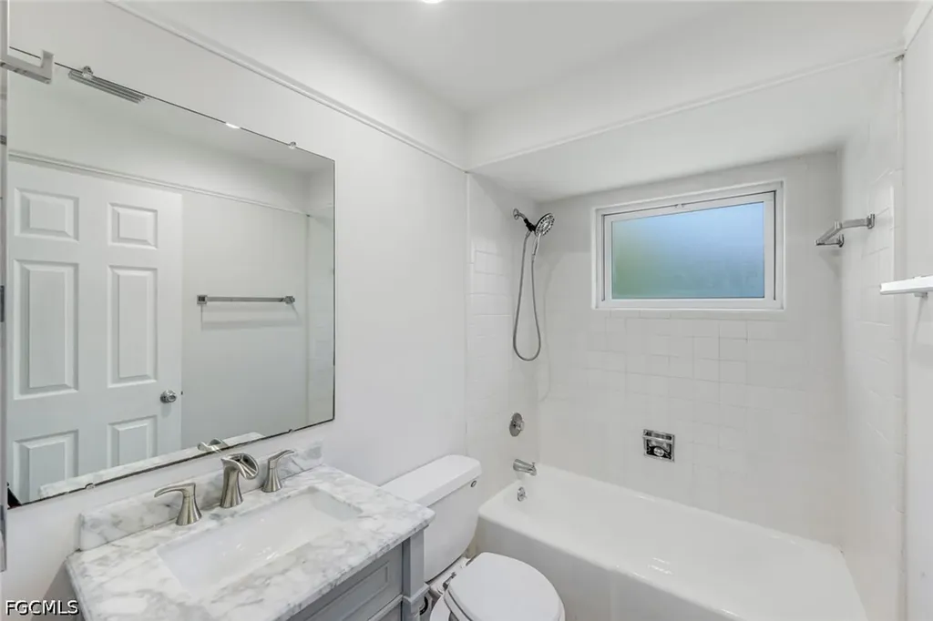 4240 SE 3rd Avenue Cape Coral FL 33904