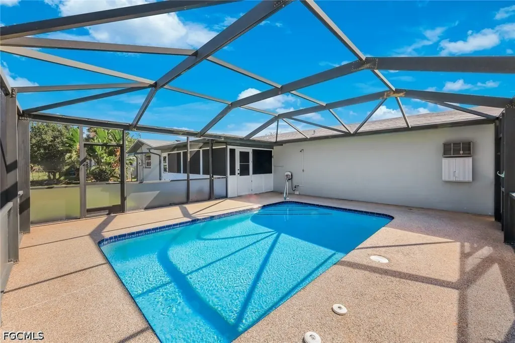 4240 SE 3rd Avenue Cape Coral FL 33904