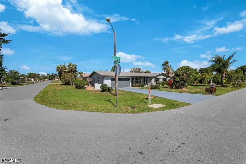 4240 SE 3rd Avenue Cape Coral FL 33904