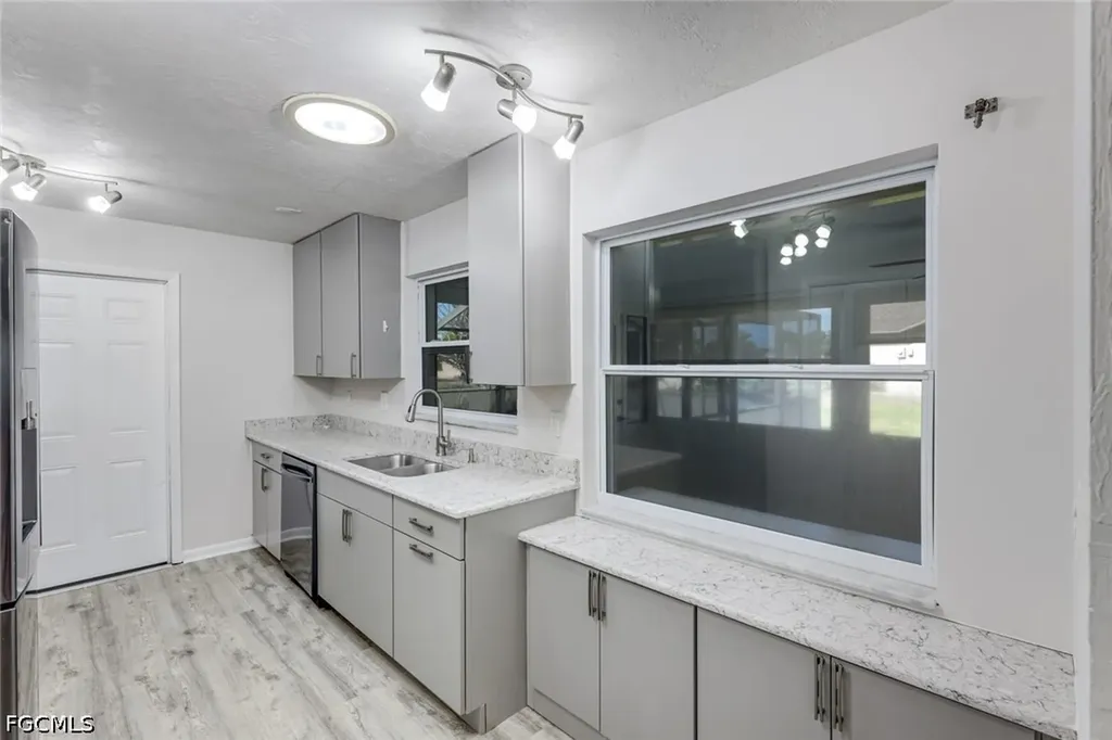 4240 SE 3rd Avenue Cape Coral FL 33904