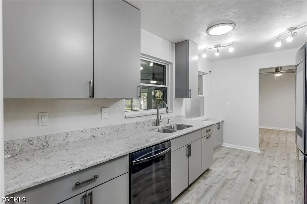 4240 SE 3rd Avenue Cape Coral FL 33904