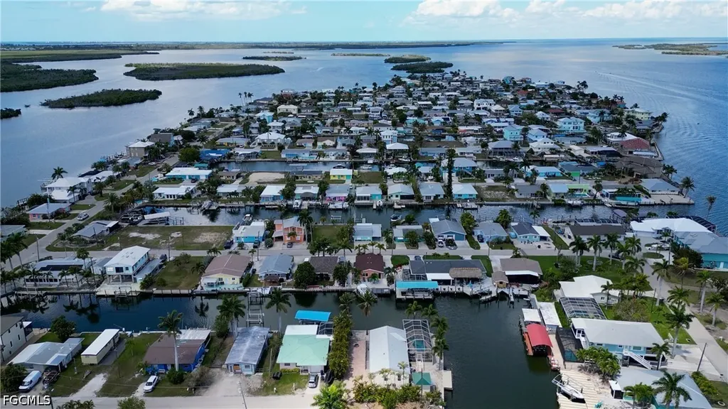 2589 Bayshore Drive Matlacha FL 33993