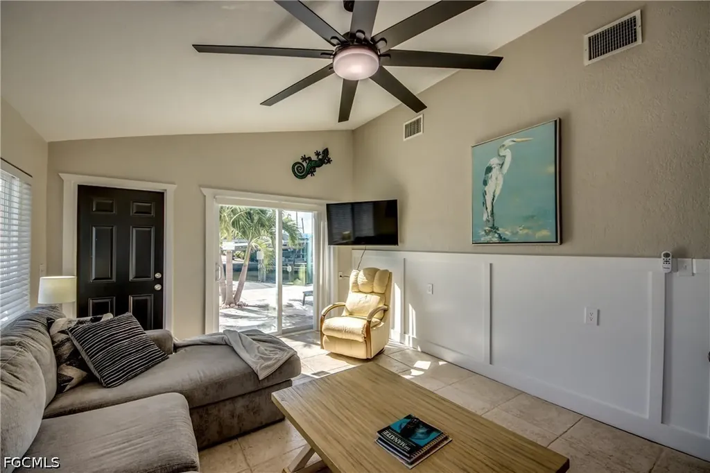2589 Bayshore Drive Matlacha FL 33993