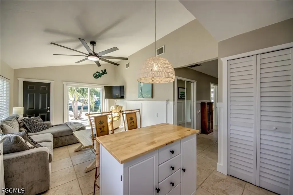 2589 Bayshore Drive Matlacha FL 33993