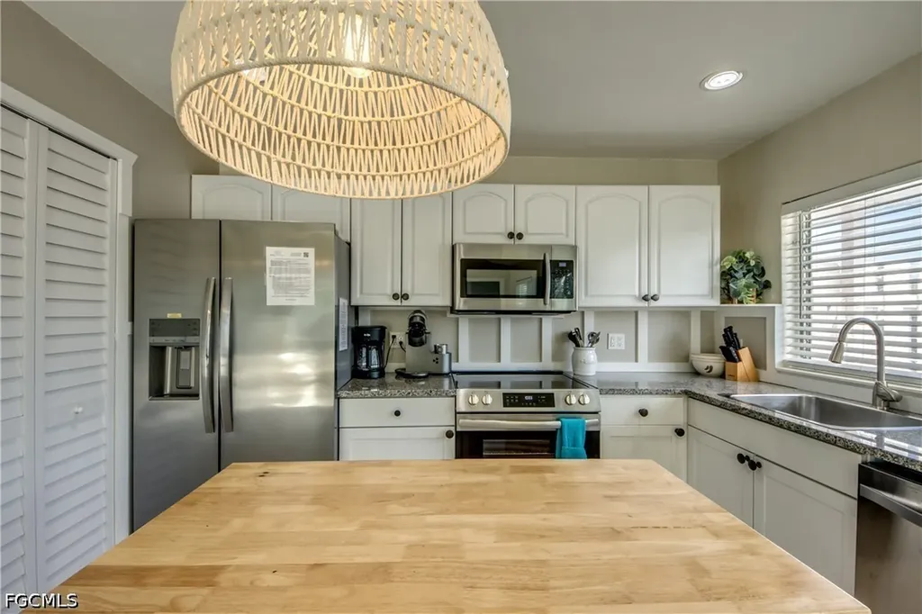 2589 Bayshore Drive Matlacha FL 33993