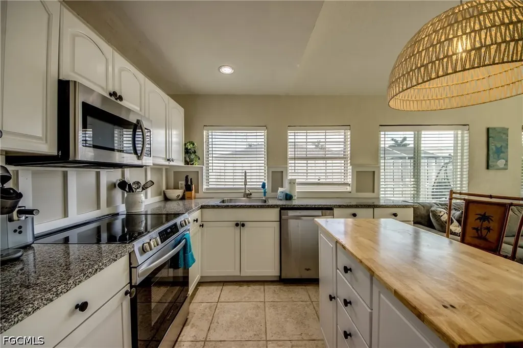 2589 Bayshore Drive Matlacha FL 33993