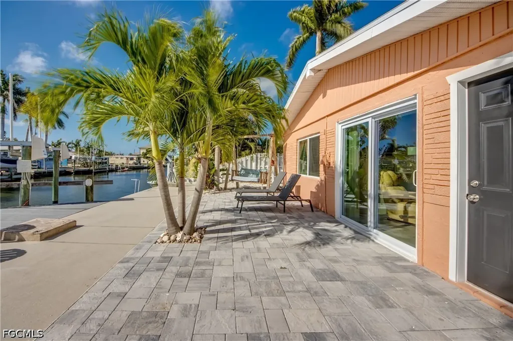 2589 Bayshore Drive Matlacha FL 33993