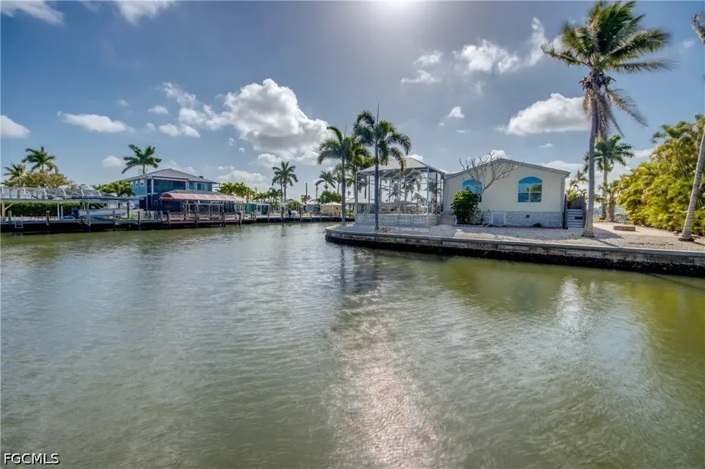 2589 Bayshore Drive Matlacha FL 33993