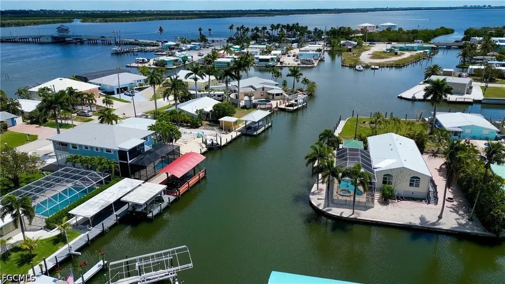 2589 Bayshore Drive Matlacha FL 33993