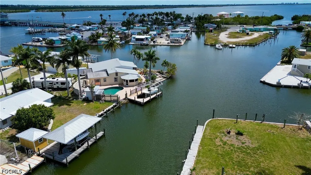 2589 Bayshore Drive Matlacha FL 33993