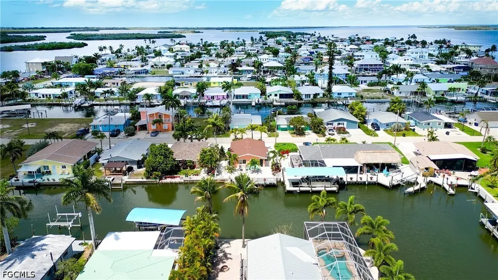 2589 Bayshore Drive Matlacha FL 33993
